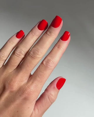 Rose Red – klarröd manikyr